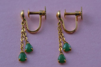 Yellow Gold Vintage Screw On Earrings With Jade