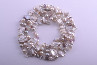 Long Necklace With Pearls And Amethysts