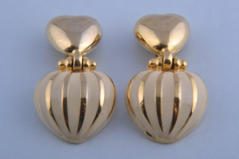 Gilt And Enamel 1980's Heart Clip On Earrings