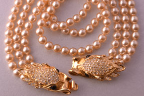 Faux Pearl Vintage Sphinx Necklace