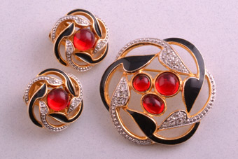 Enamel Set With Diamanté