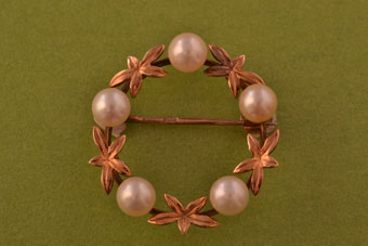 9ct Rose Gold Vintage Wreath Brooch With Pearls