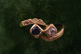 Toi Et Moi Ring With A Sapphire And A Diamond