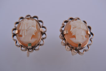 Gold Plated Screw On Earrings With Shell Cameo