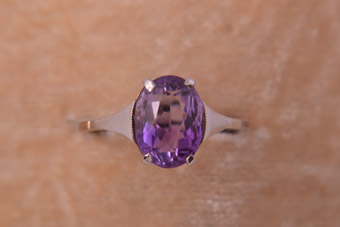 9ct Gold 1950's Vintage Ring With An Amethyst
