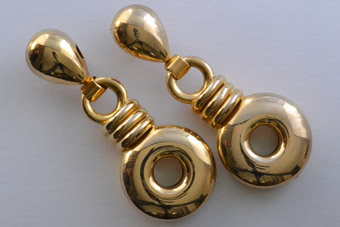 Gilt 1980's Clip On Drop Earrings