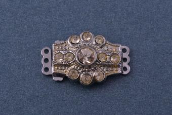Rhodium Plated Vintage Clasp With White Paste
