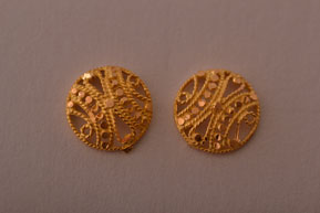 18ct Yellow Gold Vintage Filigree Stud Earrings
