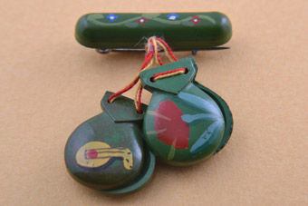 Castanets Brooch With Spanish Dancer And Guitar