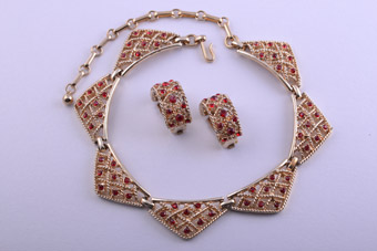 Gilt Coro Set With Rhinestones