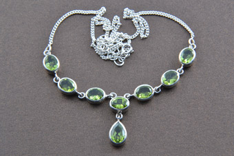 Silver Modern Necklace With Peridot