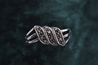 Silver Modern Ring With Marcasite