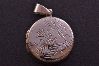 Silver Modern Round Opening Locket