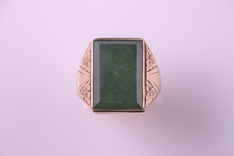 18ct Yellow Gold Vintage Ring With Green Stone