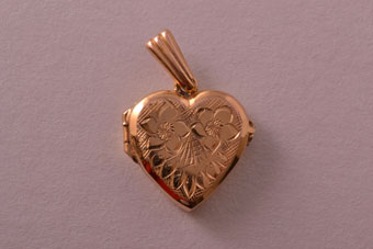 Gold Vintage Heart Locket