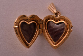 Gold Vintage Heart Locket