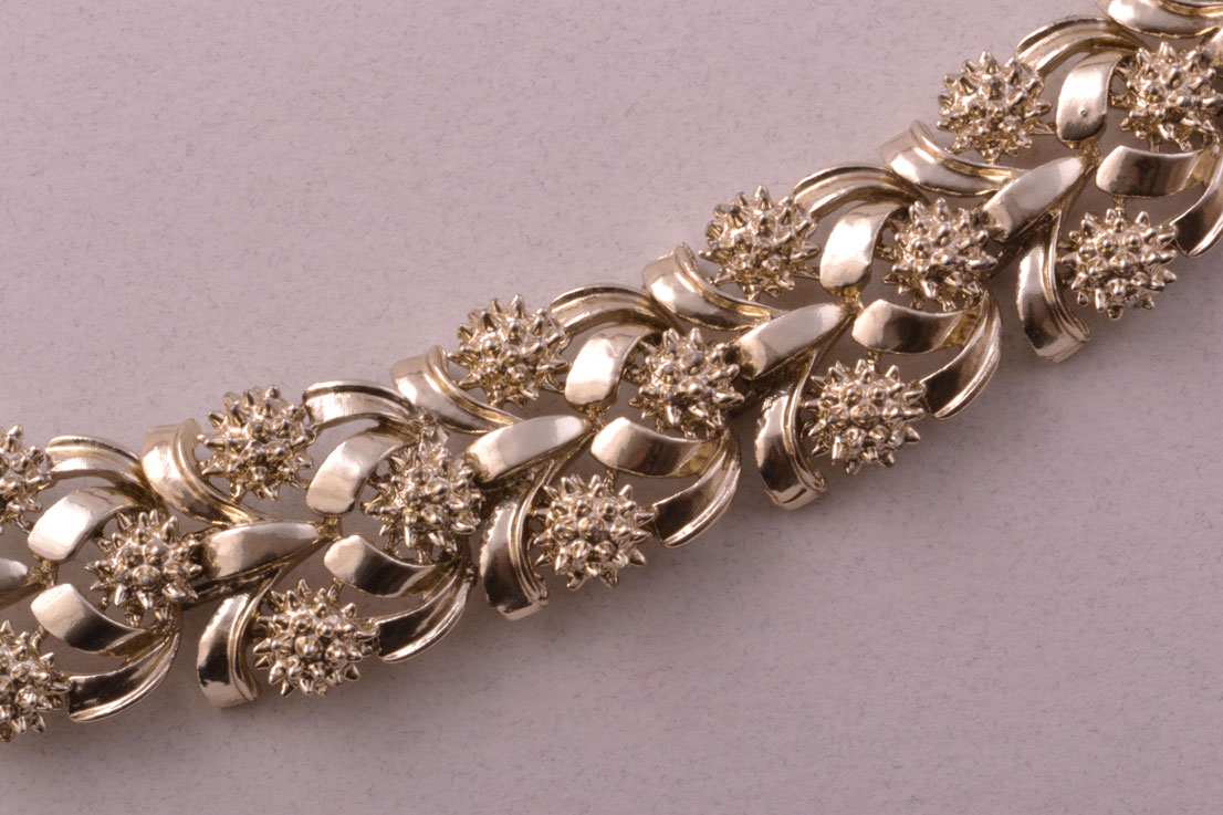 Gold Tone Vintage 1950's Coro Bracelet 2233 | Amanda Appleby