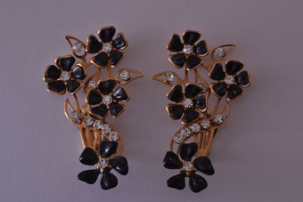 Vintage Clip On Earrings 