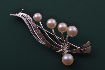 Silver Vintage Brooch With Pearls