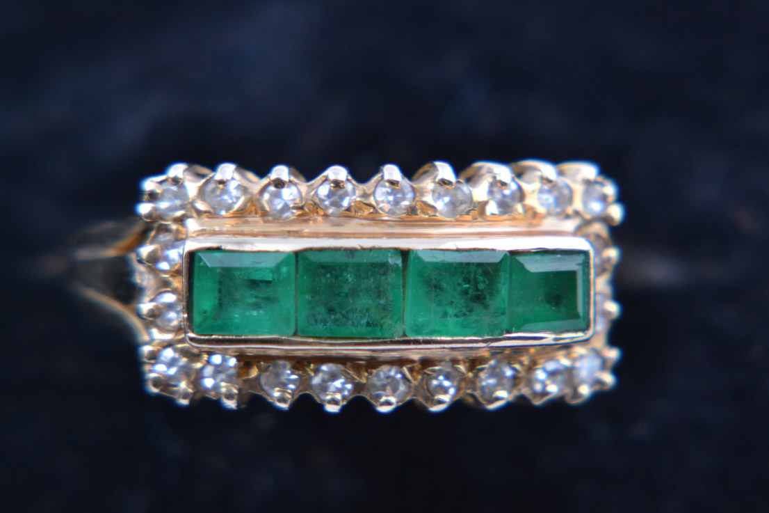 18ct Yellow Gold Ring With Emeralds And Diamonds