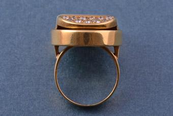 18ct Gold Retro Ring