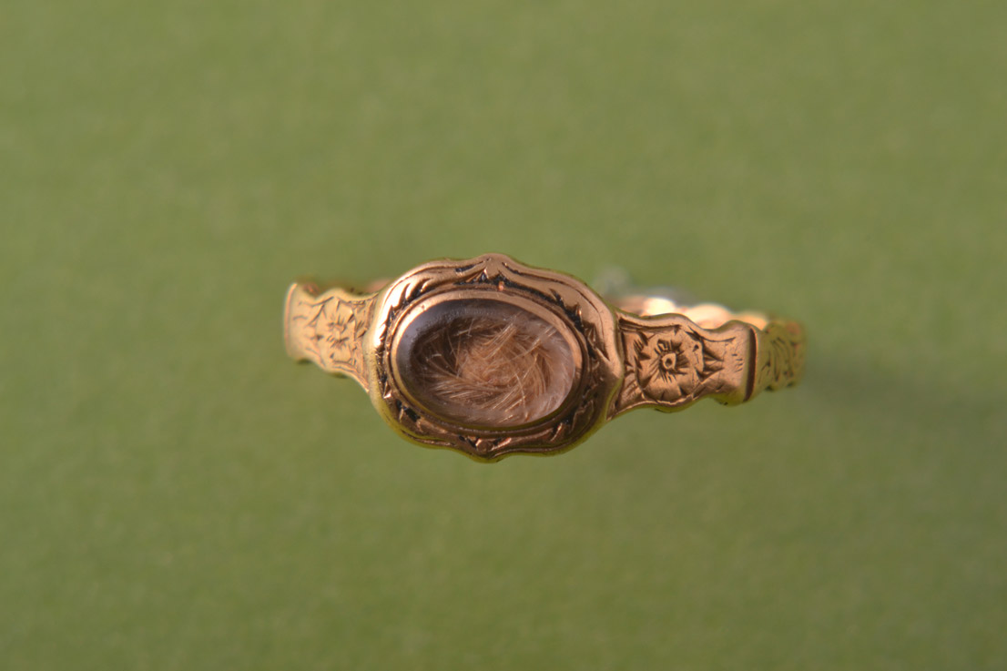 Gold Victorian Mourning Ring With Hair