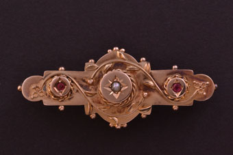 Gold Edwardian Brooch