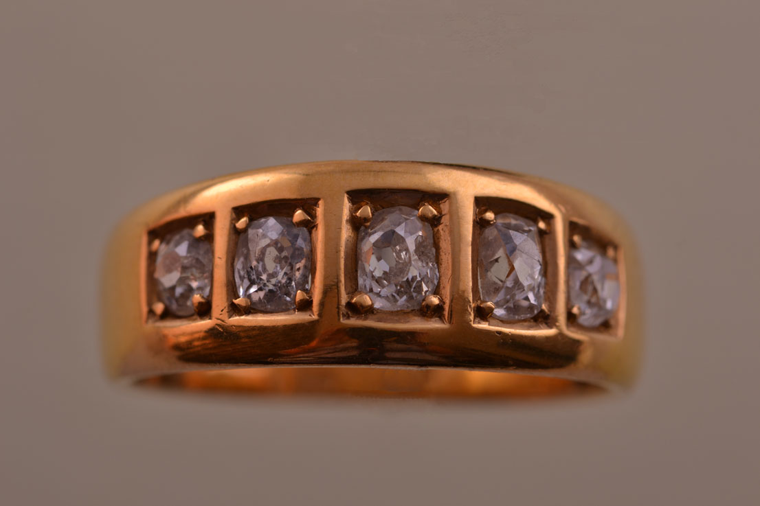 Gold Victorian 5-Stone Ring With Diamonds