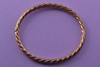 9ct Gold Vintage Bangle