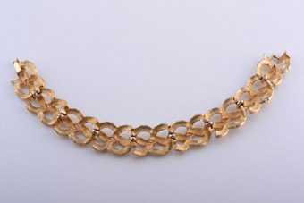 Gilt Retro Bracelet