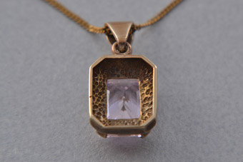 9ct Gold Vintage Pendant