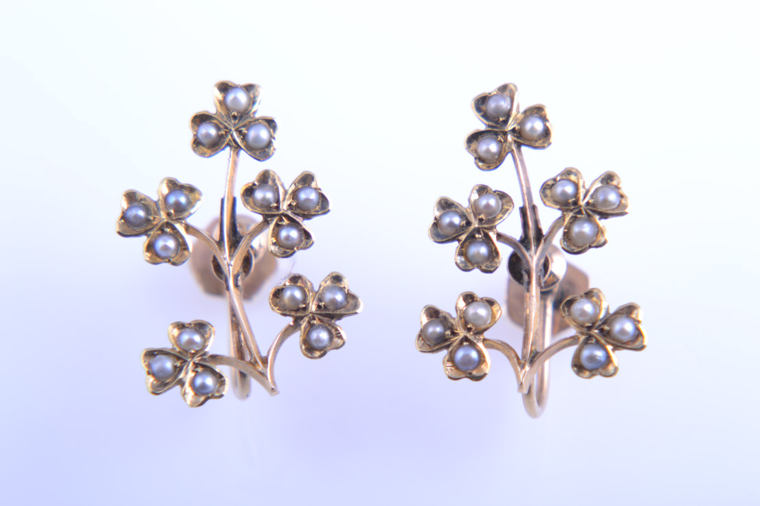 Multi Clover Screw On Earrings With Seed Pearls 632d | Amanda Appleby