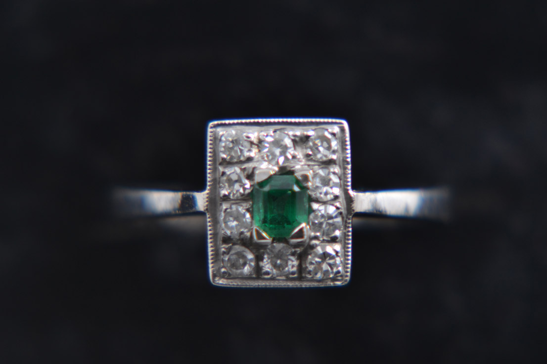 Gold Vintage Ring With Emerald And Diamonds