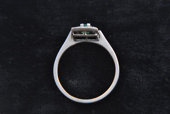 18ct White Gold Ring