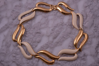 Gilt 1980's Monet Necklace 
