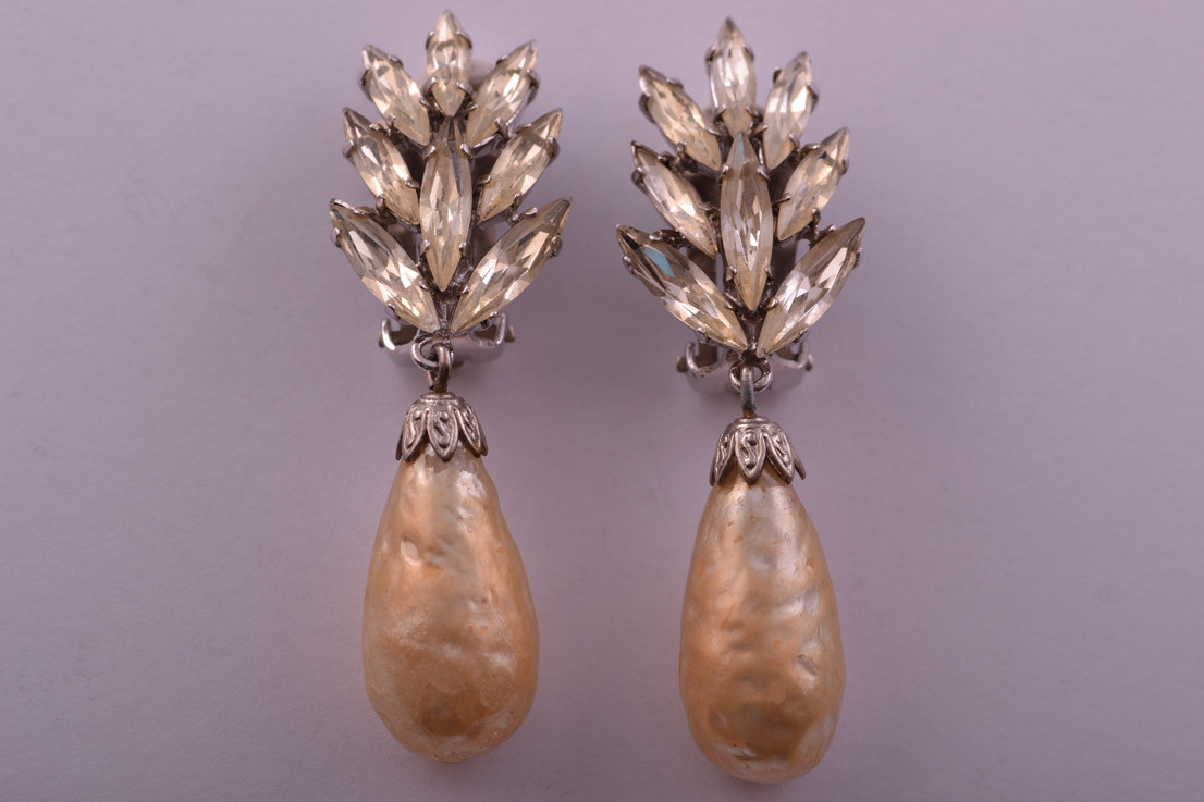Earrings With White Paste And Faux Pearls