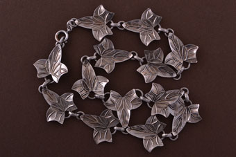 Silver Retro Mari-Lou Floral Necklace
