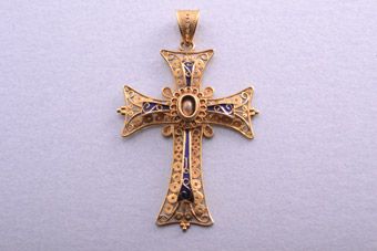 18ct Yellow Gold Cross