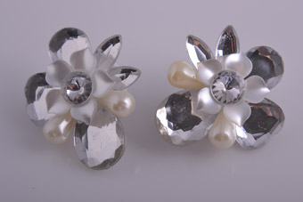 Plastic 1950's Mirror Flower Clip On Earrings