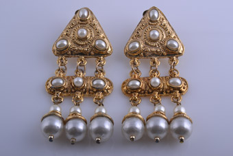 Gilt 1980's Clip On Earrings With Faux Pearls