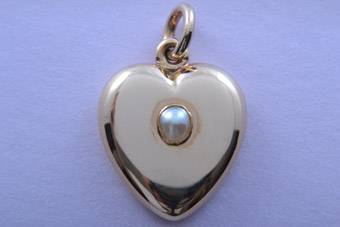 9ct Gold Heart Locket
