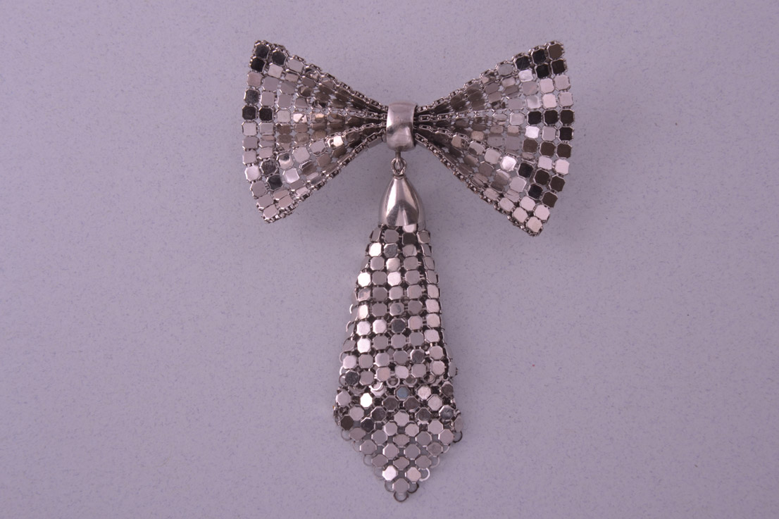 Chainmail 1950's Bow Brooch