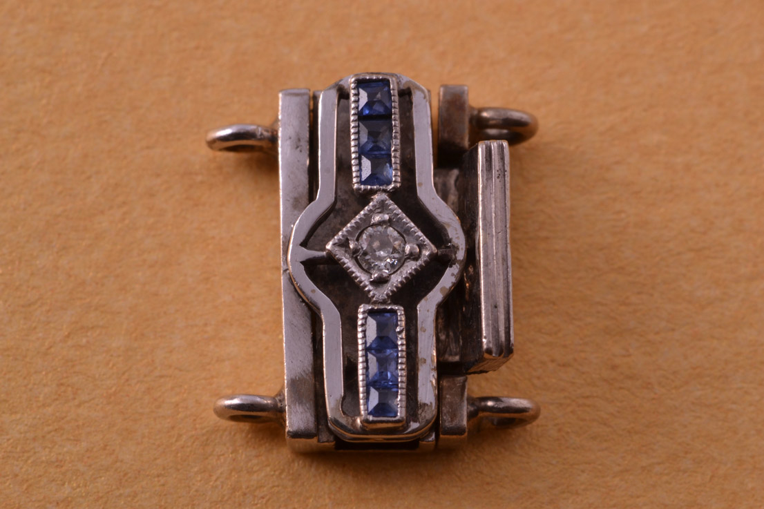 18ct White Gold Vintage Clasp With Sapphires