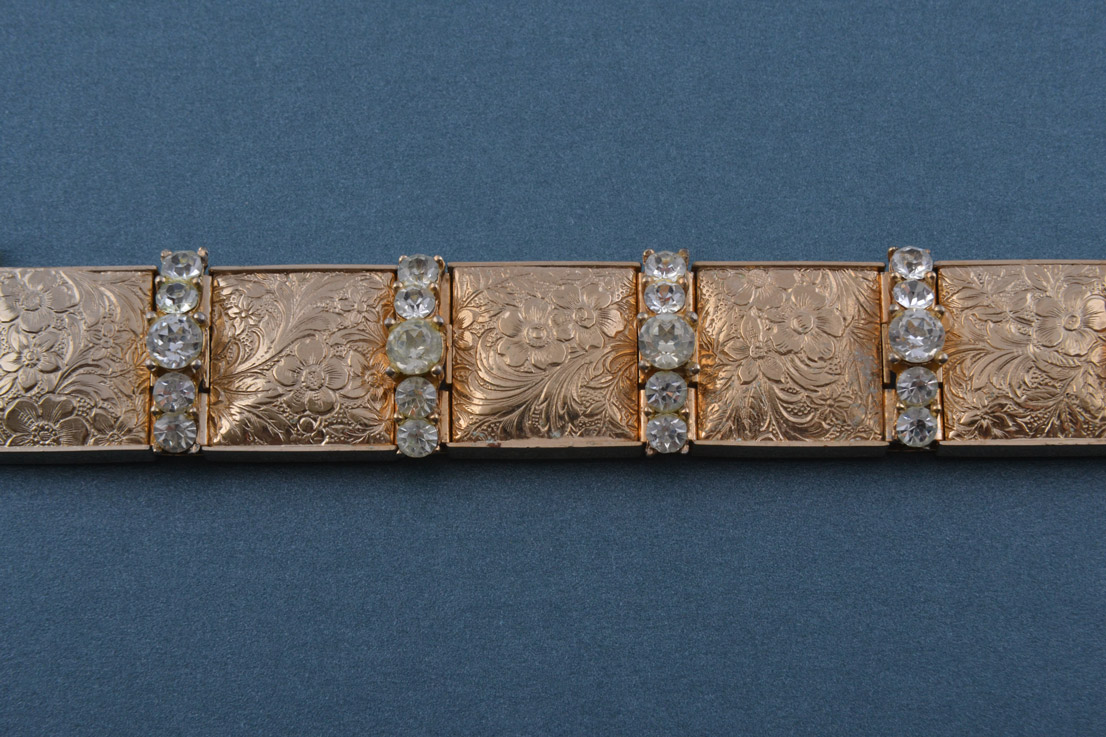 Gilt 1950's Bracelet With Paste