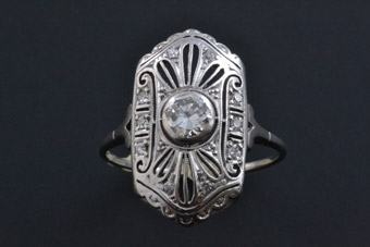 White Gold 1930's Art Deco Ring With Diamonds