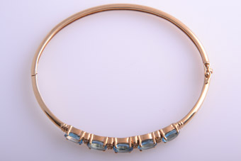 14ct Gold Modern Bangle