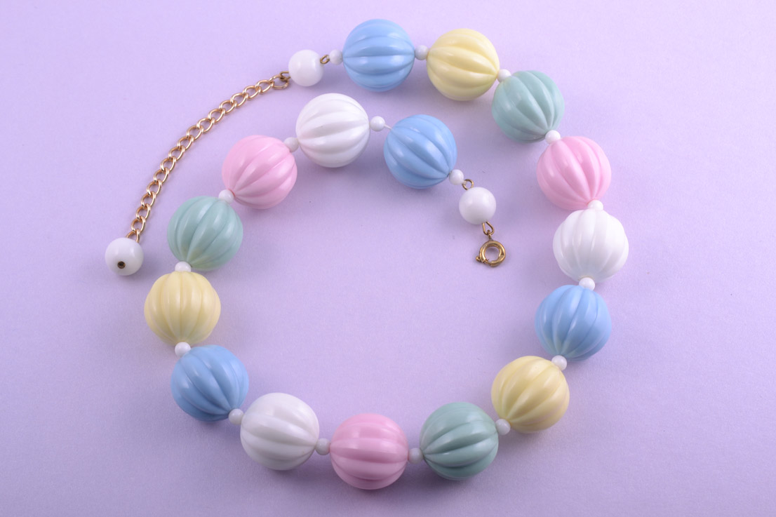 1950's Necklace With Ice-Cream Coloured Beads