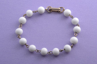 1950's Bracelet With White Glass Beads
