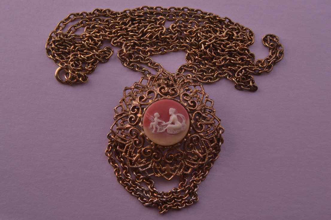 Filigree Vintage Pendant / Brooch With Cameo