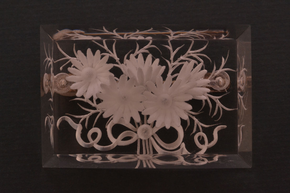Lucite Vintage Brooch 870q208 Amanda Appleby
